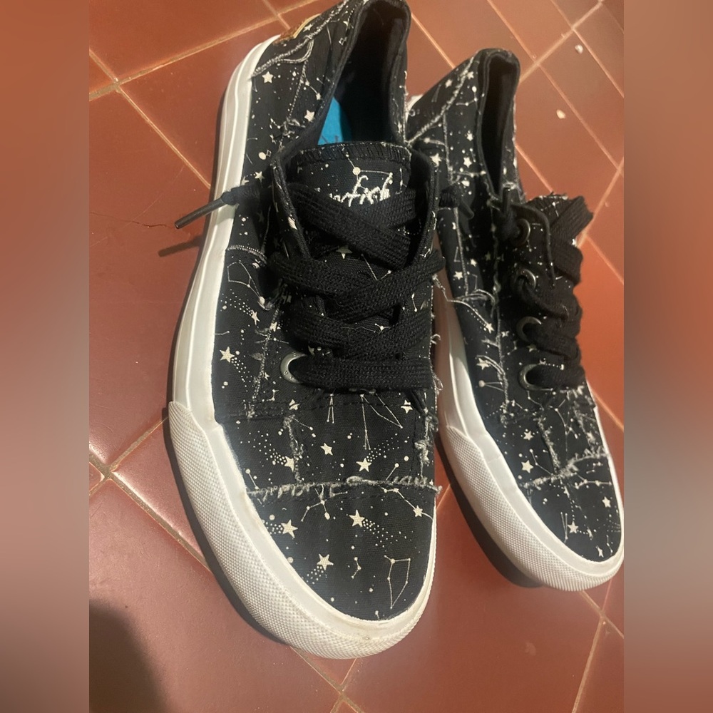 Blowfish slip on constellations